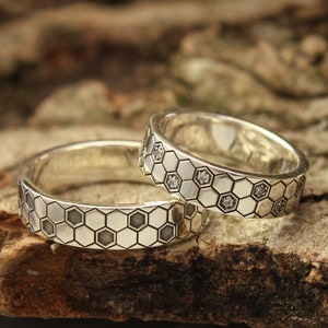 Honeycomb Silver Wedding Band Set, Hexagons as Beehive Pattern in Matching Couple Rings, Geometric Couple Promise Rings, Anniversary Rings