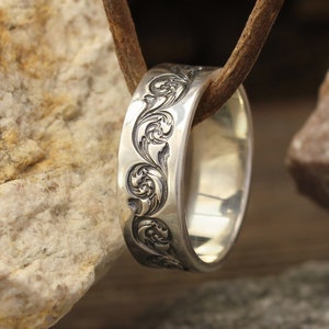 Engraved Sterling Silver Vine Ring for Him and Her, Womens & Mens Wedding band, Vintage style Ring, Unique Nature inspired Ring Bearer gift