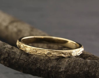 Tree bark dainty wedding band, Nature inspired wedding band, Womens tree ring, Tree wedding ring, Yellow gold tree band, Womens wedding band