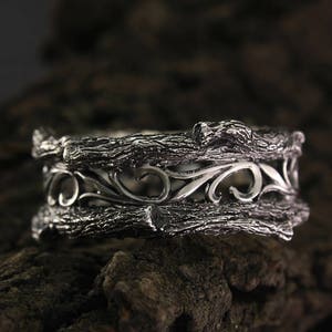 Mens vintage style tree band, Unique tree silver wedding band, Men's branch wedding ring, Mens tree bark ring, Wide silver ring, Silver band