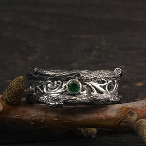 Vintage style tree band with emerald, Unique mens tree wedding band, Men's branch wedding ring, Mens emerald band, Wide ring, Emerald ring