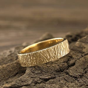 Tree bark gold band, Tree wedding ring, Men tree  band, Unique womes tree ring, Durable gold wedding band, Unique ring, Nature inspired ring