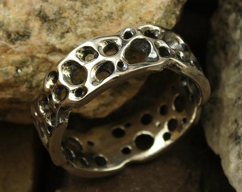 Fede nuziale con fori, fede nuziale in argento Oceani, fede nuziale insolita, fede nuziale con fori da uomo, anello della natura selvaggia, fede nuziale in argento sterling