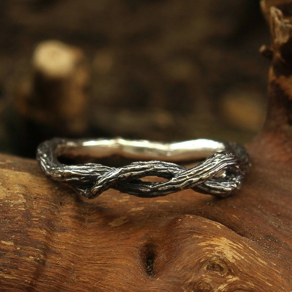 Bande de mariage de petite branche tressée, bande d'écorce d'arbre inhabituelle, bague de branche unique, bague rustique pour femme, bande de branche pour femme, cadeau d'anniversaire