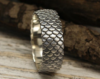 Anillo de escamas de pescado, banda única para hombres, banda de plata de ley, anillo Fischer, banda de bodas inusual, banda de 8 mm de ancho, banda de bodas de plata para hombres