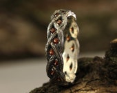 Twist tree wedding band with garnet, Garnet tree bark band, Braided wedding band, Unique band for men for women, Silver wedding band