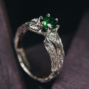 Autumn Leaves Silver Ring with Emerald - Unique Two Leaf Ring for Nature Lover - Ladies Green Emerald Ring - Unusual Jewelry Plant & Nature