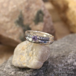 Amethyst Ring mit gehämmertem Band und seitlichen Steinen, moderner alternativer Verlobungsring, Amethystschmuck für Frauen, Weihnachtsgeschenk für sie Bild 3