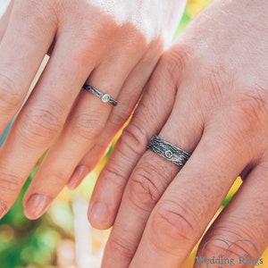 Holzrinde Silber Ehering Set für Sie und Ihn, Ihr Londoner Blauer Topas Ring und Seine flache Band im Wald Zweig Stil Bild 6