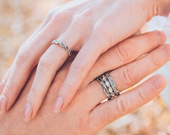 Conjunto de alianças de casamento combinando com galhos de árvores e folhas de carvalho, alianças de casal em prata florestal, conjunto de alianças de folhas para ele e para ela, alianças de compromisso para casal