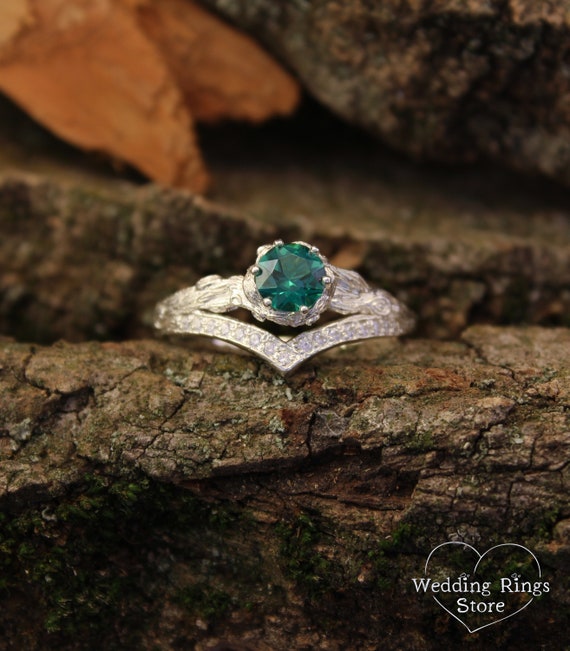 Forest Silver V Ring With Magic Green Quartz and Sparkling CZ Stones, Nature  Inspired Chevron Engagement Ring for Her, April Birthstone Ring - Etsy