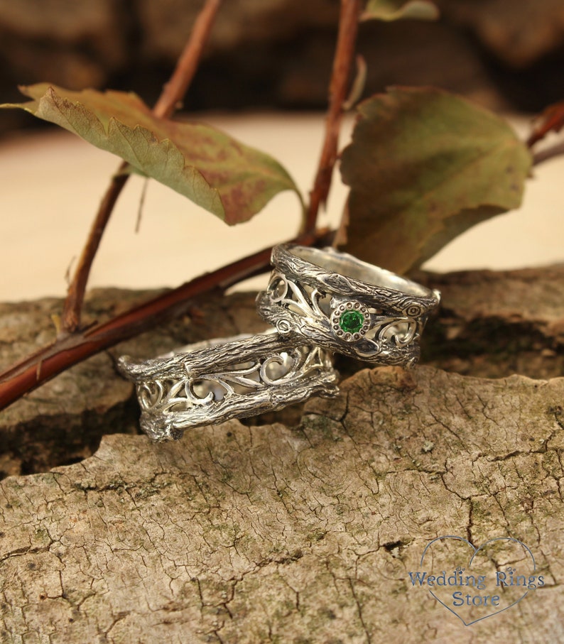 Seine Her Smaragd Trauringe Set inspiriert von der Natur, Ast passende Bänder Silber, Paar Brautringe mit Weinstock und Baumrinde gesetzt Bild 8