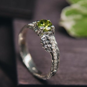 Silver Oak Leaves Ring with Natural Peridot and Small Simulated Diamond Gems - Women Oak Tree Jewelry - Birth Month Leaves Ring for Gift