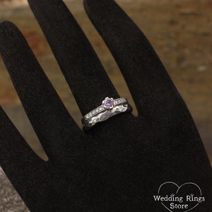 Amethyst Ring mit gehämmertem Band und seitlichen Steinen, moderner alternativer Verlobungsring, Amethystschmuck für Frauen, Weihnachtsgeschenk für sie Bild 7
