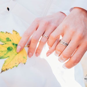 Bandas de boda celtas trenzadas establecen para él y para ella, anillos de plata a juego para parejas diseño infinito, anillos de promesa a juego de estilo vintage irlandés imagen 3