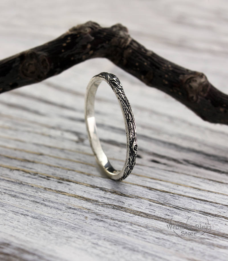 Thin Tree Wedding Band, Women's Small Stackable Ring. Tiny Nature Wedding Ring for Women, Minimalist Tree Bark Ring for Her