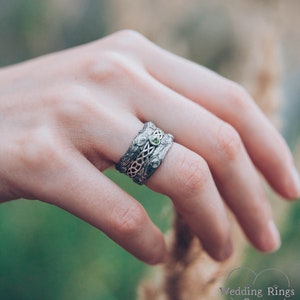 Celtic patterned band with Peridot, Celtic wedding band, Tree bark wedding band, Unusual celtic gift, Branch wedding ring, 10mm silver ring image 6