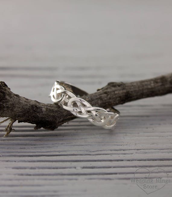 ladies celtic wedding rings