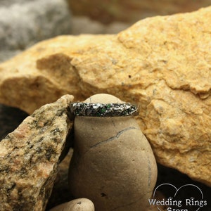 Hammered wedding band with emerald, Unique rocky wedding band, Wild relief band, Mens hammered ring, Unusual wedding band, Solid silver ring image 3