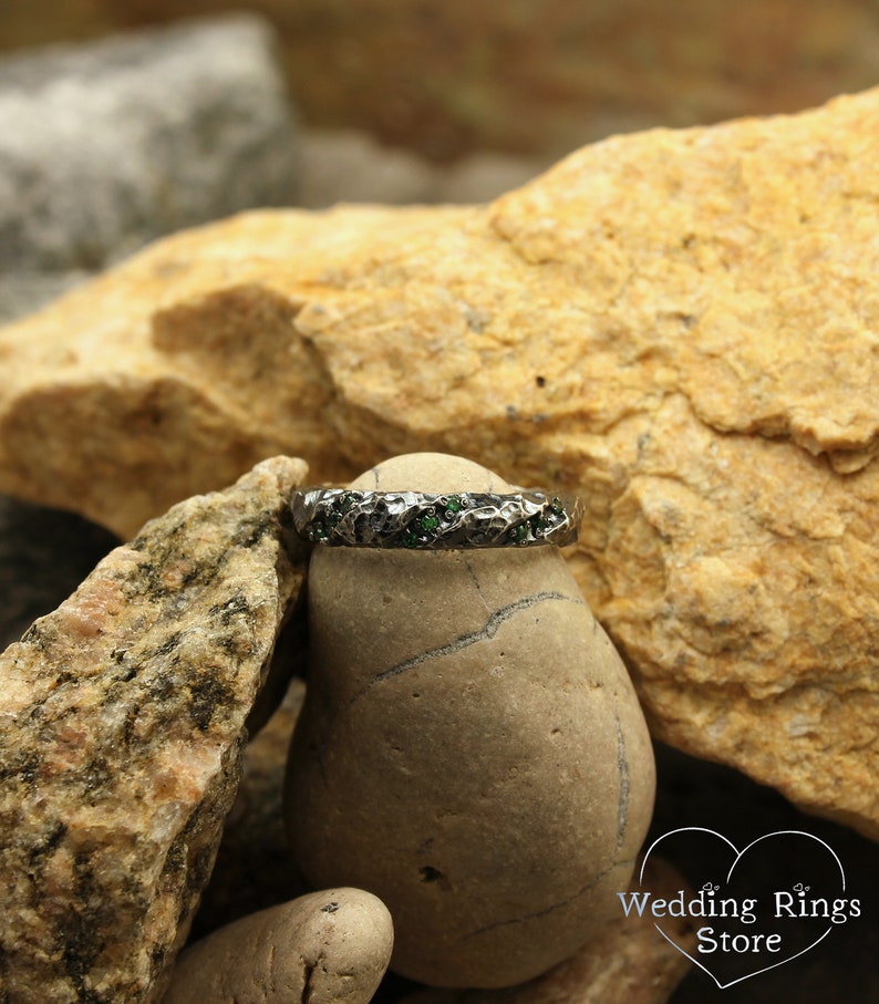 Hammered wedding band with emerald, Unique rocky wedding band, Wild relief band, Mens hammered ring, Unusual wedding band, Solid silver ring image 3