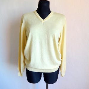 Vintage Pale Yellow  Soft Wool Jumper V Neck Long Sleeve Unisex Sweater Warm Everyday Clothing Vintage Pullover Knitwear