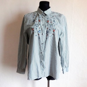 Vintage Green & White Striped Flowers Embroidered Blouse Vertical Stripes Long Sleeve Peasant Style Buttons Closure Women&#39;s Blouse