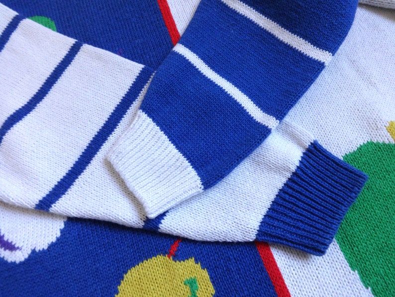 Vintage 90s Apples Knitted Women/'s Sweater Cotton Linen Blend Color Block Blue White Jumper Vintage Clothing Everyday Jumper Size L