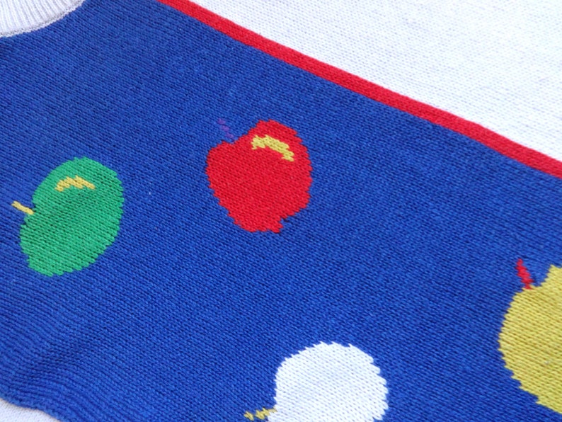 Vintage 90s Apples Knitted Women/'s Sweater Cotton Linen Blend Color Block Blue White Jumper Vintage Clothing Everyday Jumper Size L