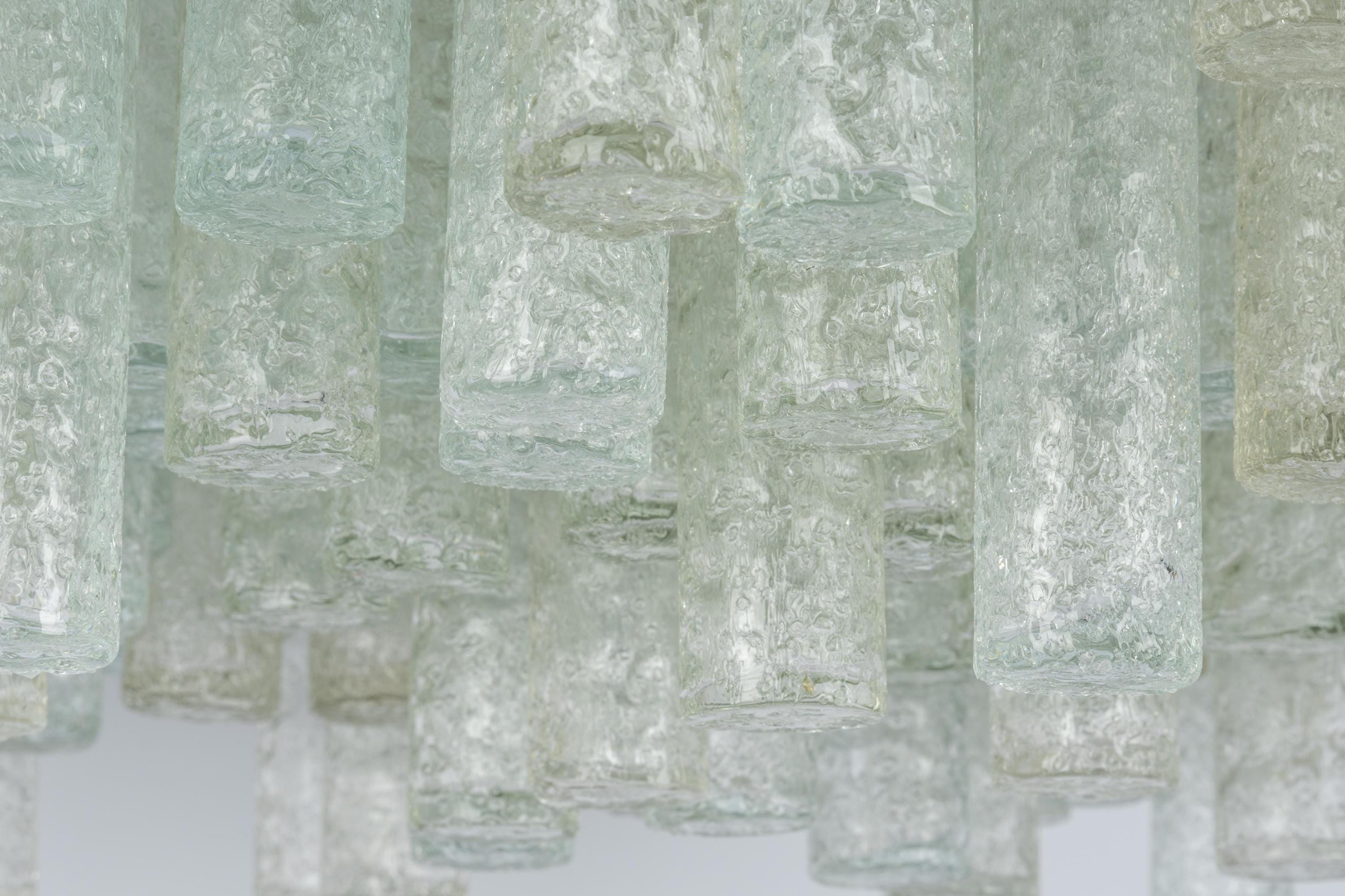 ドリア社製の見事な大型ムラーノ アイス グラス フラッシュ マウント