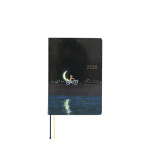 Sale! Hobonichi Techo 2025 Hiroko Kubota: Crescent Moon Delivery HON / A6 Size / Daily / Jan start / Mon start - English Edition