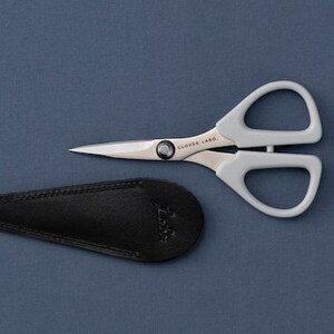 Clover Cutwork Scissors 11.5 cm (4.53 inch) - Gray Color