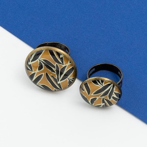 Anello in resina, motivo "Palma di cammello"