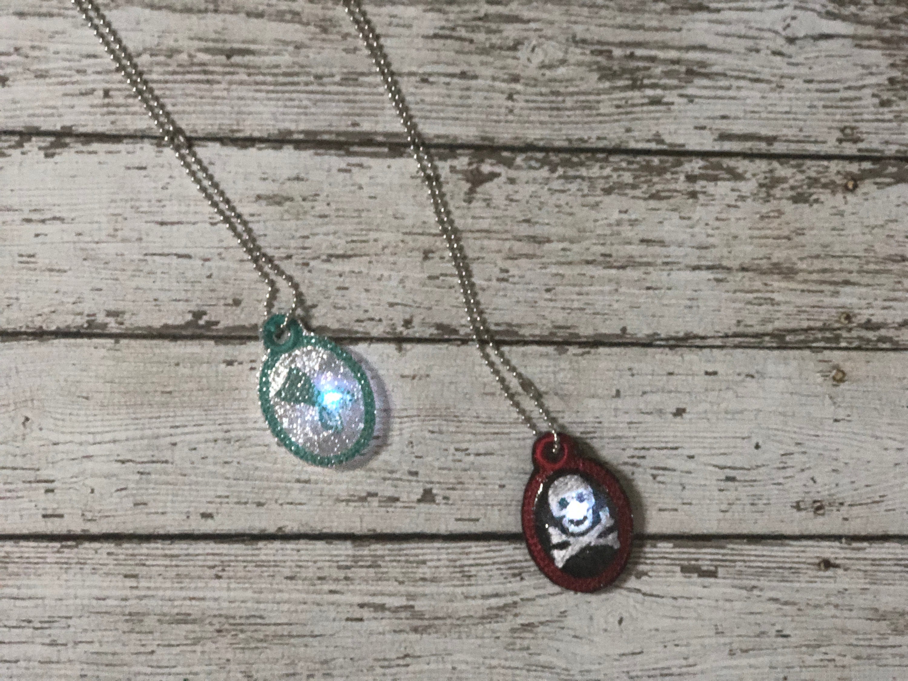 glow light necklaces