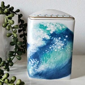Fine porcelain box VISTA ALEGRE vintage Mar Collection hand painted trinket box fine china box decorated with sea waves height 10.5cm 4.13in
