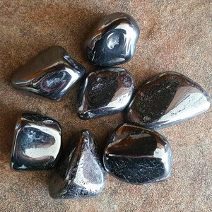 HEMATITE tumbled stone, Hematite tumblestone, healing stones, chakra stones, gemstone healing - 20g to 34.9g - 2 OPTIONS