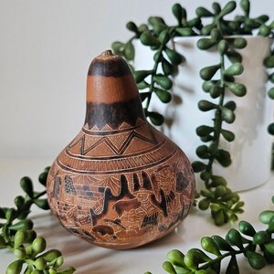 Peruvian Hand Carved GOURD, Vintage, 1970s, diameter 7.5cm 2.95in, height 9cm 3.54in