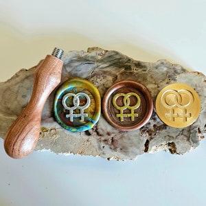Cachet de cire double symbole Vénus, cachet de femme lesbienne, en laiton avec manche en bois, cachet de LGBT, diamètre 3 cm