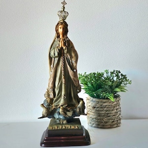 Estatua de Nuestra Señora de Fátima Vintage / Figura religiosa de Nuestra Señora / Nossa Senhora de Fátima / Resina fundida en frío pintada a mano, 29,5 cm - 11,61"