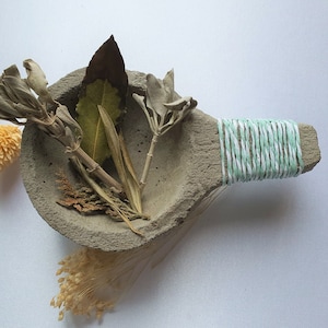 Concrete incense burner with handle Incense holder Smuge burner Resin burner Rustic style burner Length 12.5cm 4.92in 6 Options