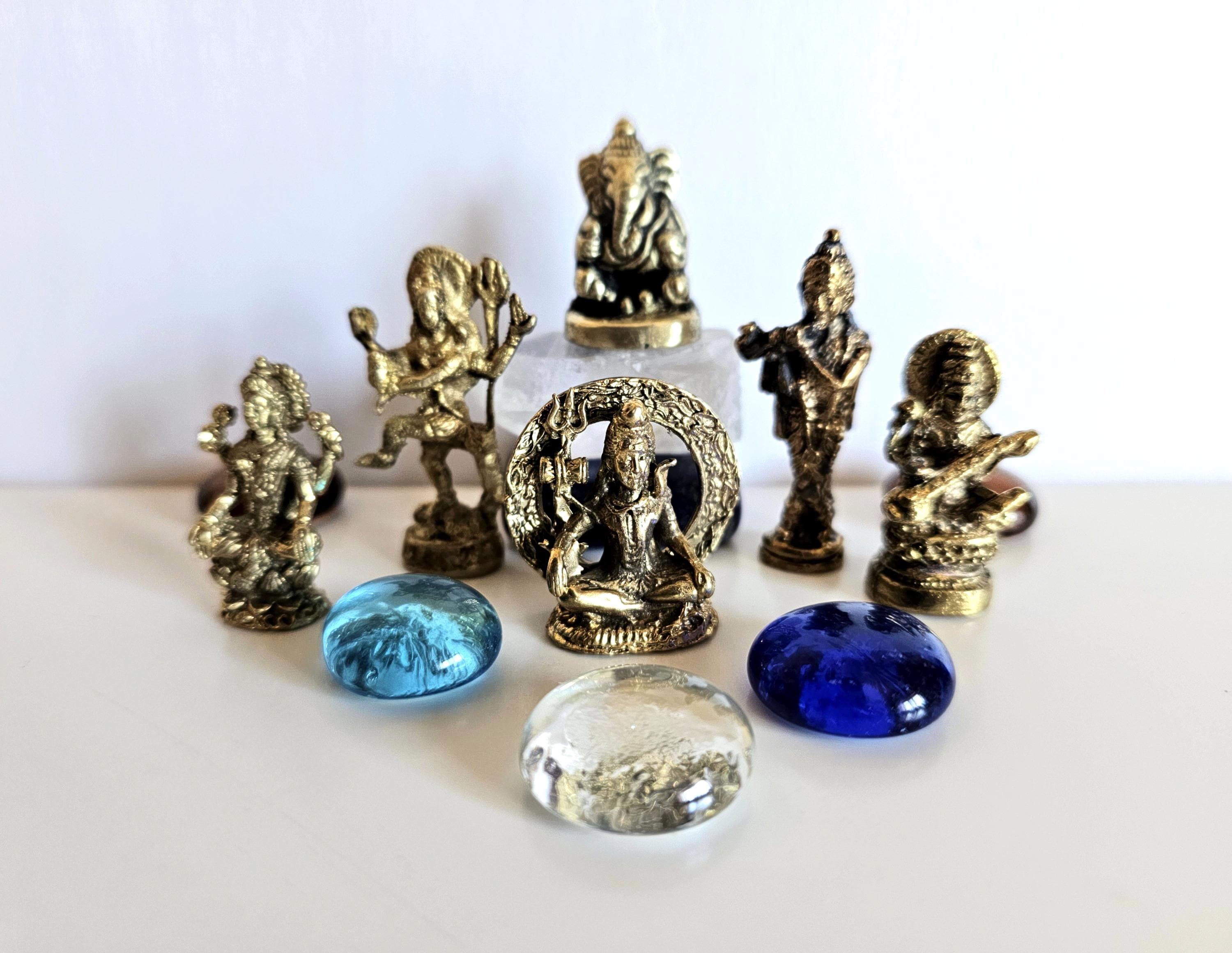 ヒンドゥー教の神々のミニ像、ガネーシャ、クリシュナ、ラクシュミ