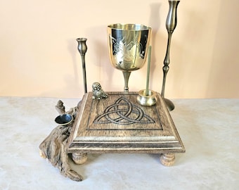 Triquetra mini altar table, wood altar table, pagan altar table, witchy altar table, wicca altar table, mini altar display, 11.5cm - 4.53in