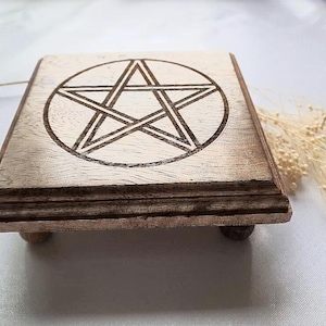 Pentacle mini altar table, wood altar table, pagan altar table, witchy altar table, wicca altar table, mini altar display, 11.5cm - 4.53in