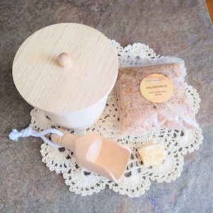 Protection Bath Salt Aromatherapy, Mineral Bath Soak, Gift Set with Himalayan Salt Herbs Wooden Salt Cellar Scoop Cotton Placemat Mineral
