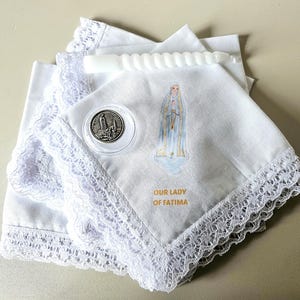 Our Lady of Fatima lace tissue, Our Lady of Fatima altar cloth, lenço Nossa Senhora de Fatima, linen cambric fabric, OFFERS box and candle