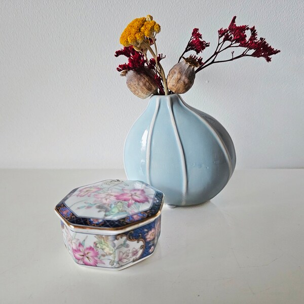 Fine porcelain Japanese jewelry box vintage, trinket box, hand painted octagonal box with flowers and hummingbirds