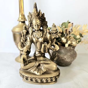 Statua di Tara Bianca, Statua in bronzo di Tara Bianca, Statua del Buddha compassionevole, Statua di Tara dai sette occhi, Dea Bodhisattva, 14 cm - 5,51 pollici