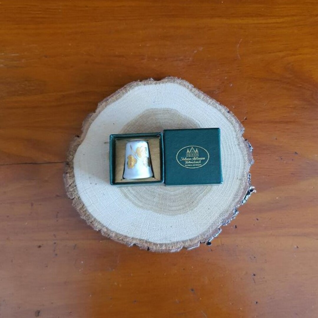 Thimble Collectors Club Vintage Vohenstrauss West Germany China Thimble