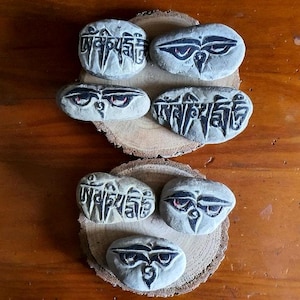 MANI STONES - Buddha Eyes and mantra Om Mani Padme Hum - MEDIUM size, Offer box