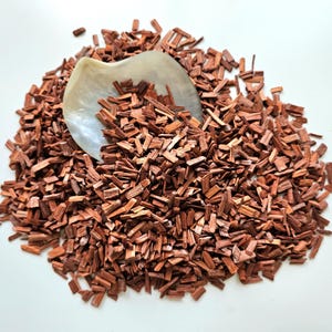 Red Sandalwood thick chips, 25g 50g 100g 0.88oz 1.76oz 3.53oz, Pterocarpus santalinus, Sandal rouge, Sandalo rojo, Sandalo vermelho