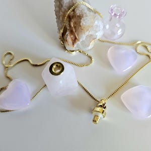 Kristallen parfumflesketting, ketting met edelsteenflacon, ketting parfumflesje, helende stenen ketting, amuletketting, ROZENKWARTS